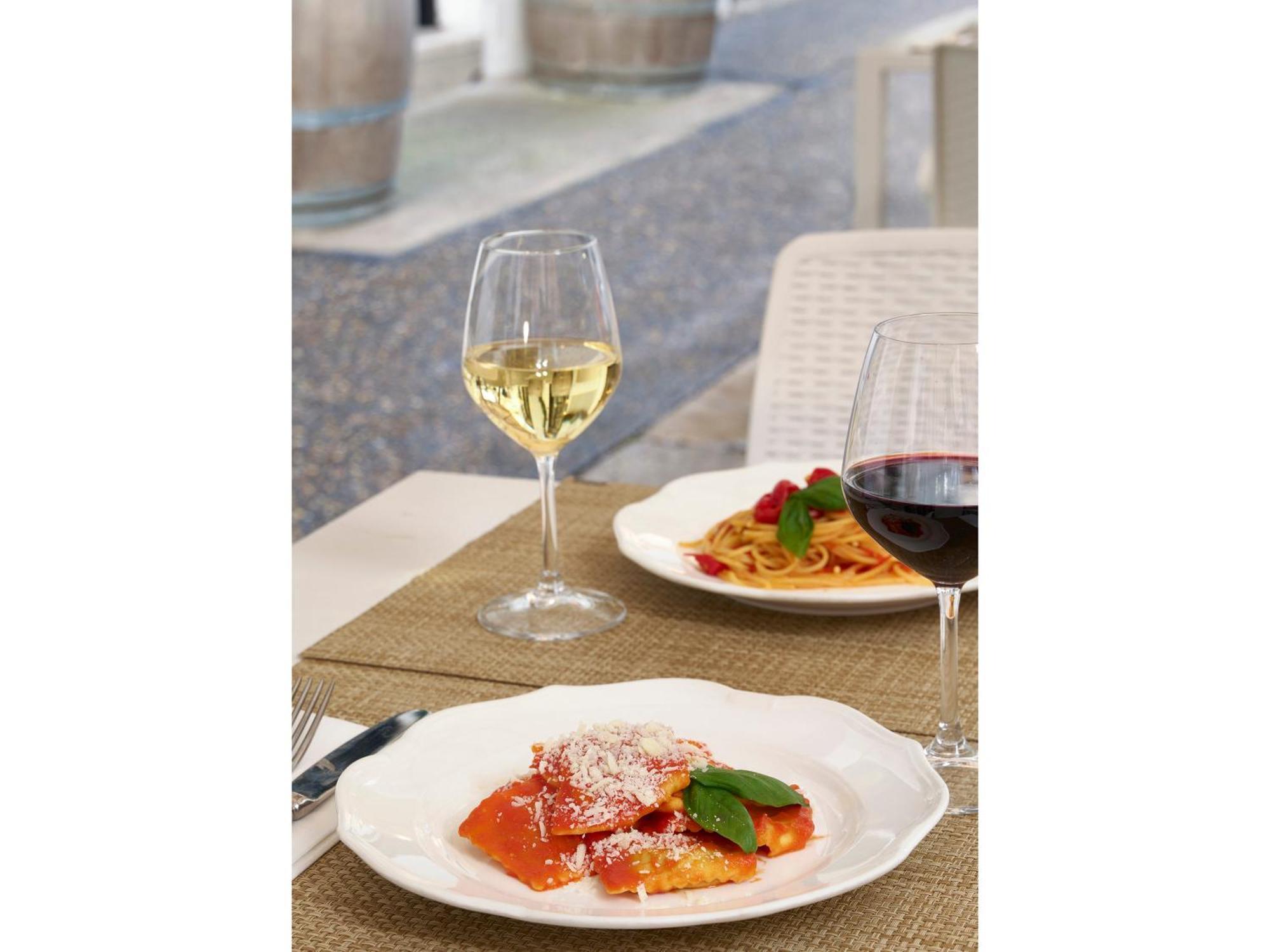 Hotell Golden Tulip Piram 4*